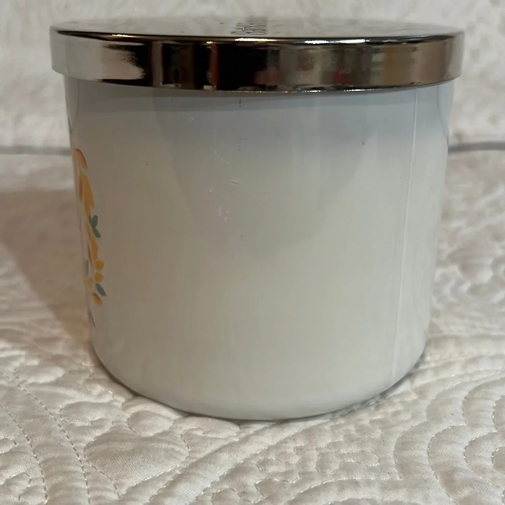 Bath &‎ Body Works You’re My Favorite white tea and sage 3 wick candle, new - Picture 2 of 10